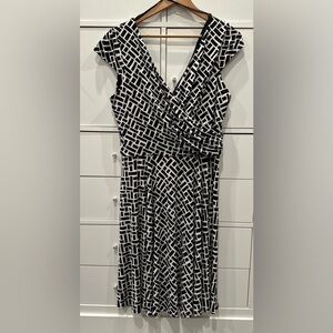 White House Black Market black-and-white dress size 14 NWT